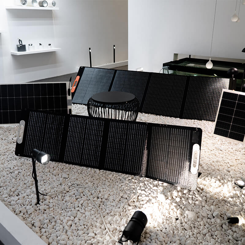 300 W 36 V einkristallines integriertes laminiertes flexibles und tragbares 4-fach faltbares Solarpanel